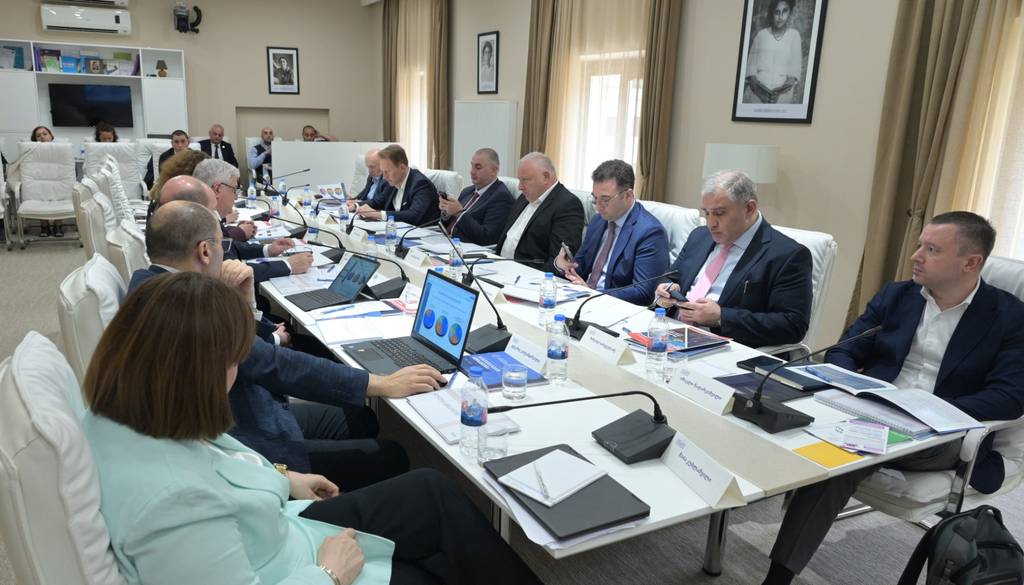 პარლამენტში დაზღვევის სახელმწიფო ზედამხედველობის სამსახურის სამეთვალყურეო საბჭოს სხდომა გაიმართა